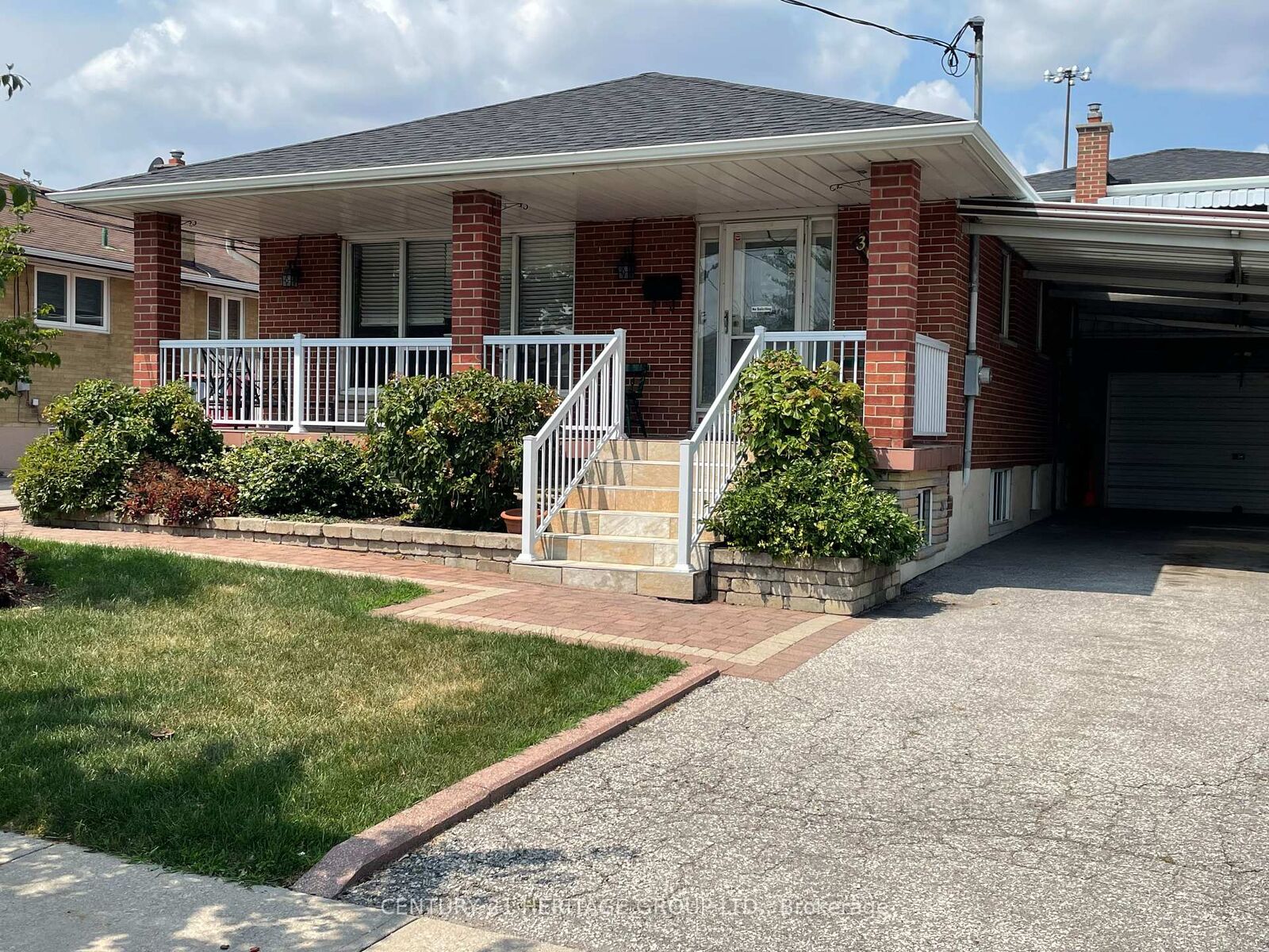 Property Photo:  36 Arkley Crescent 1  ON M9R 3S3 