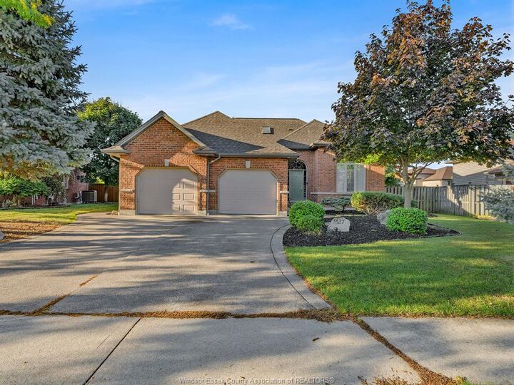 1627 Whitewood  Lakeshore ON N0R 1A0 photo