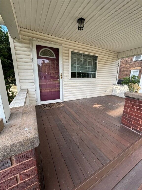 Property Photo:  966 W Ridge Ave  PA 16150