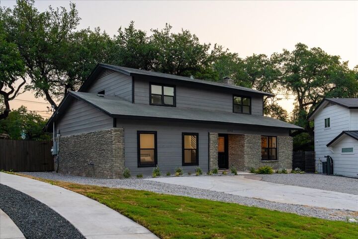 Property Photo:  3202 Overcup Oak Drive  TX 78704 