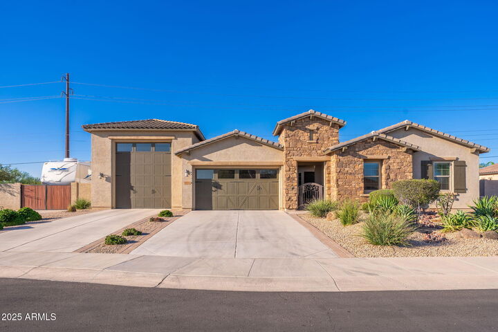 Property Photo: 10136 E Grandview Street AZ 85207