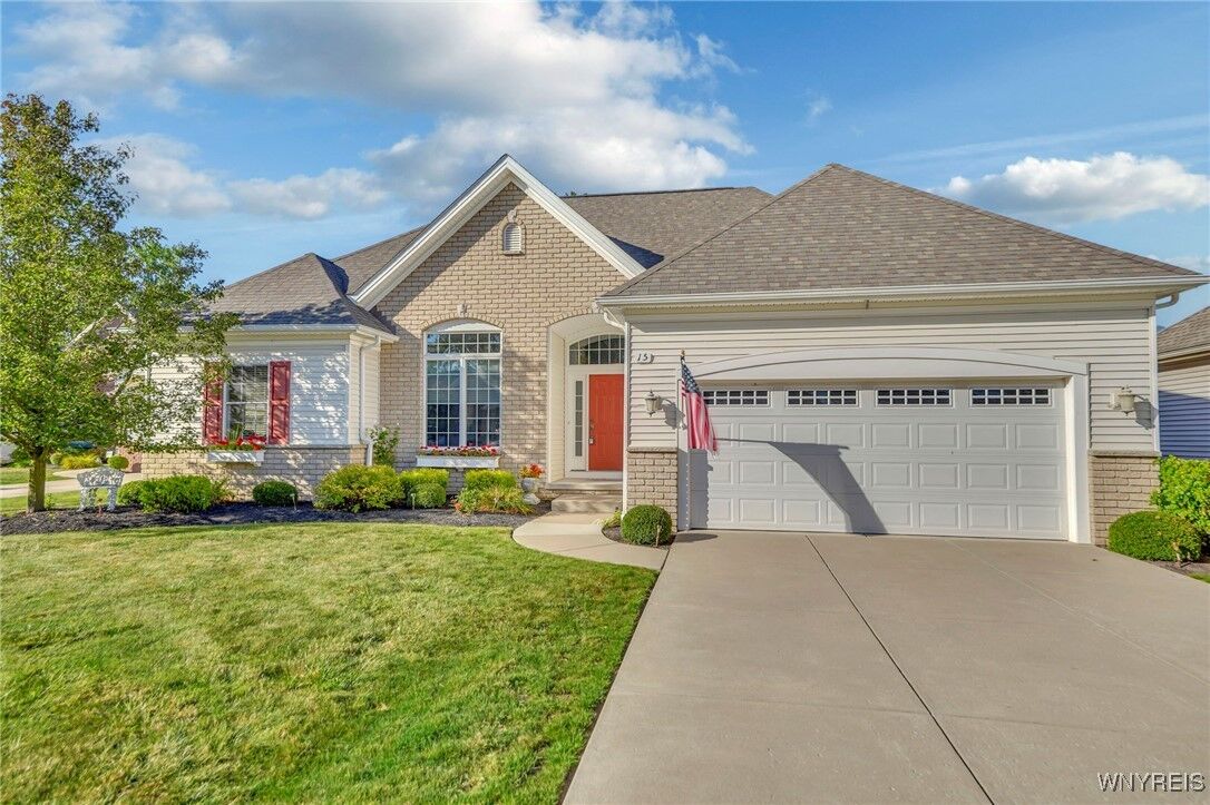 Property Photo:  15 Collins Court  NY 14068 
