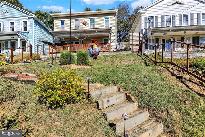 Property Photo:  1228 Laurel Boulevard  PA 17901 