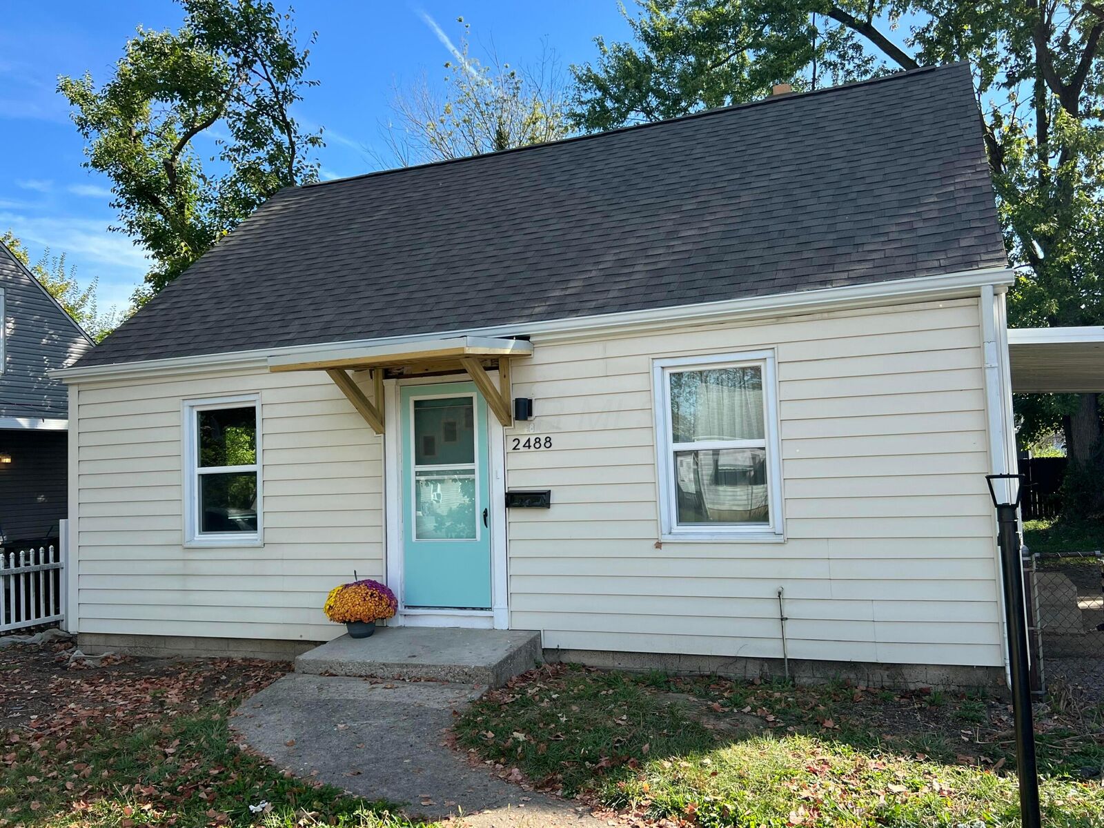 Property Photo:  2488 McGuffey Road  OH 43211 