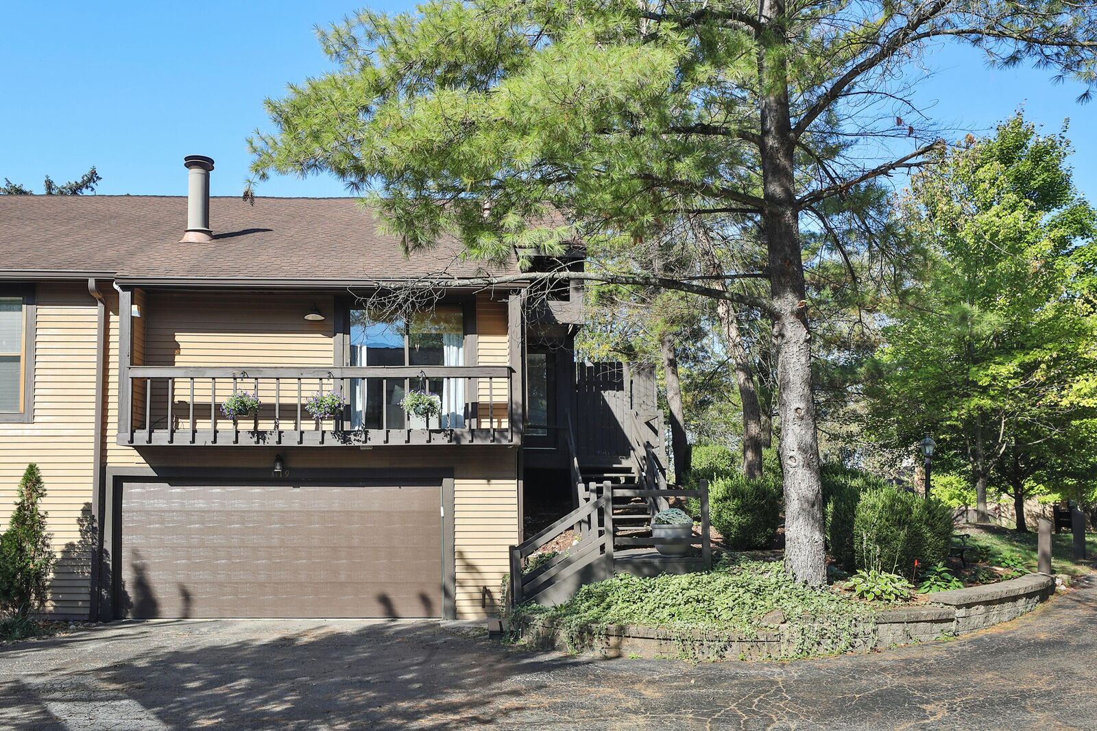 Property Photo: 3119 Rivermill Drive OH 43220