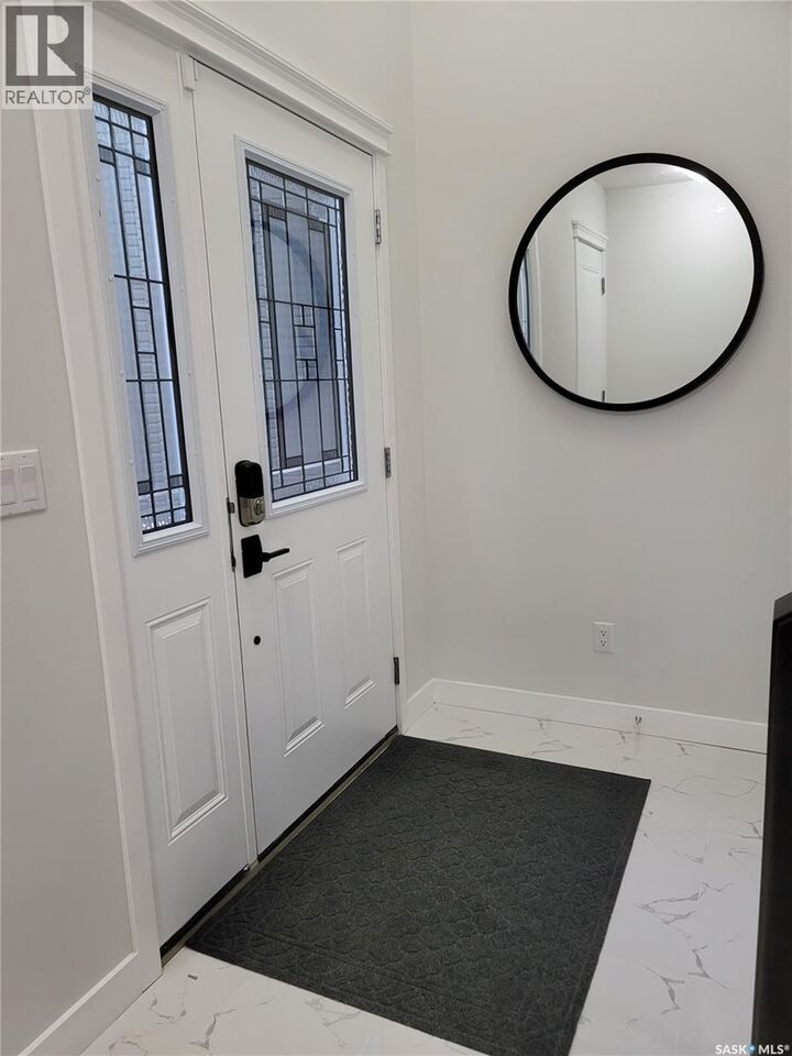 Property Photo:  539 Ells Crescent  SK S7L 6K8 