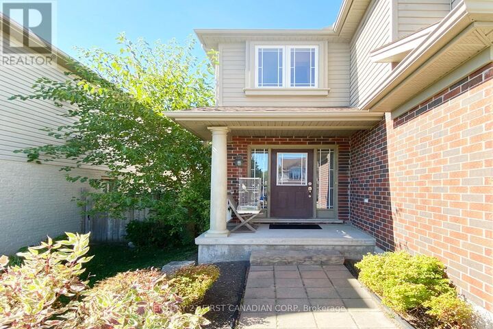 Property Photo:  823 Oakcrossing Road  ON N6H 0A4 