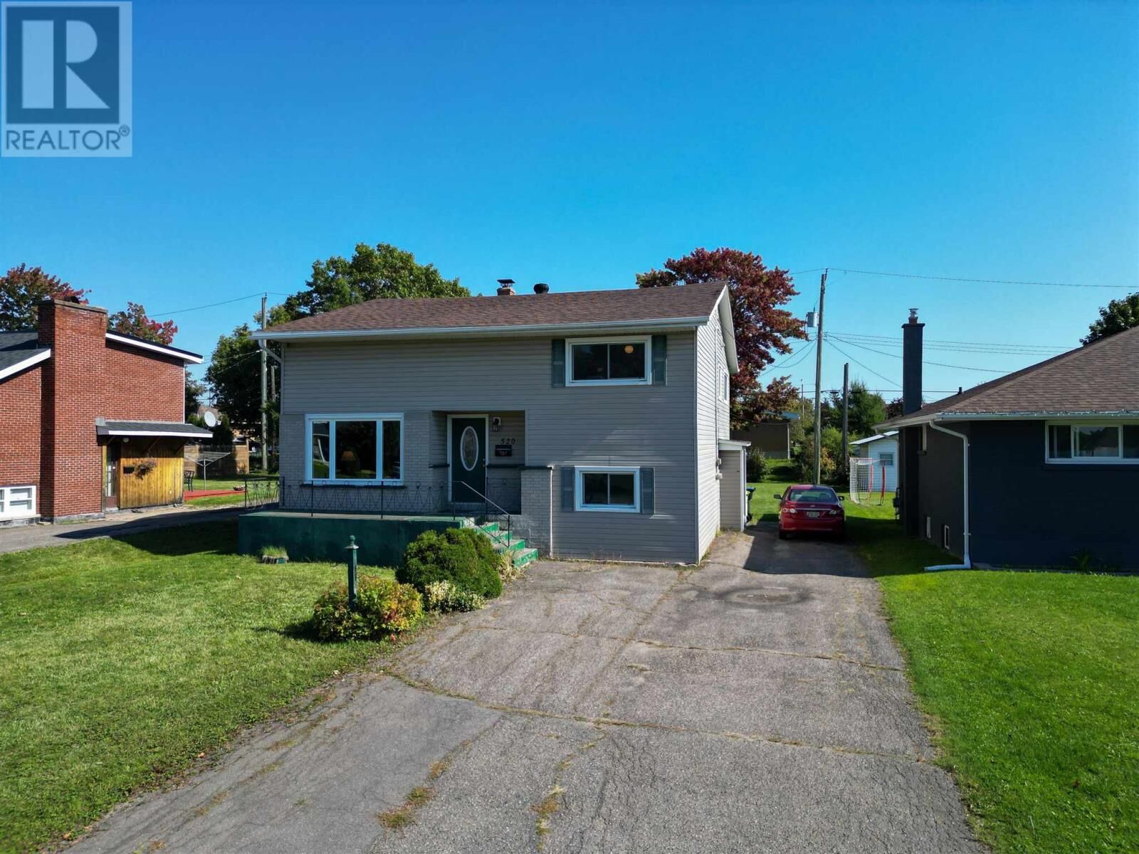 Property Photo:  520 Wilson St  ON P6B 2L3 