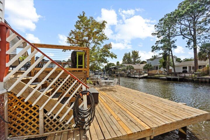 Property Photo:  1619 Stanford Road  FL 32563 