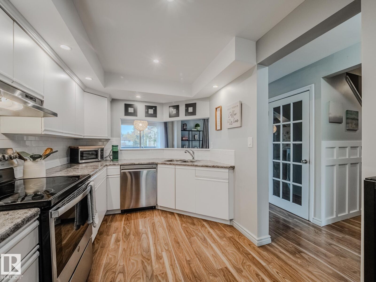 Property Photo:  168 Grandin Village  AB T8N 1R9 