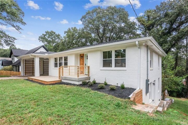 Property Photo: 2152 Edgemore Drive SE GA 30316