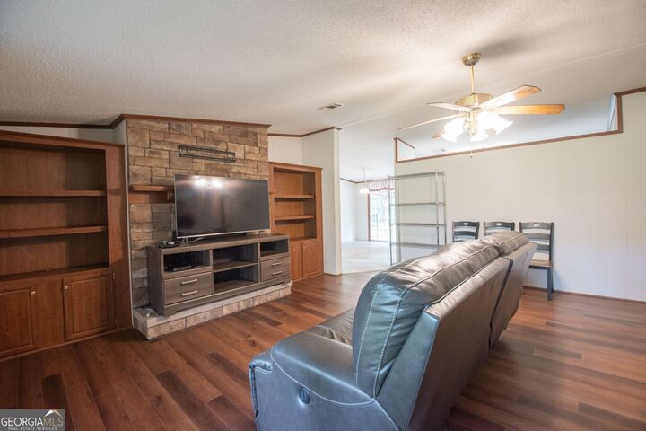 Property Photo:  104 Cox Road  GA 31548 