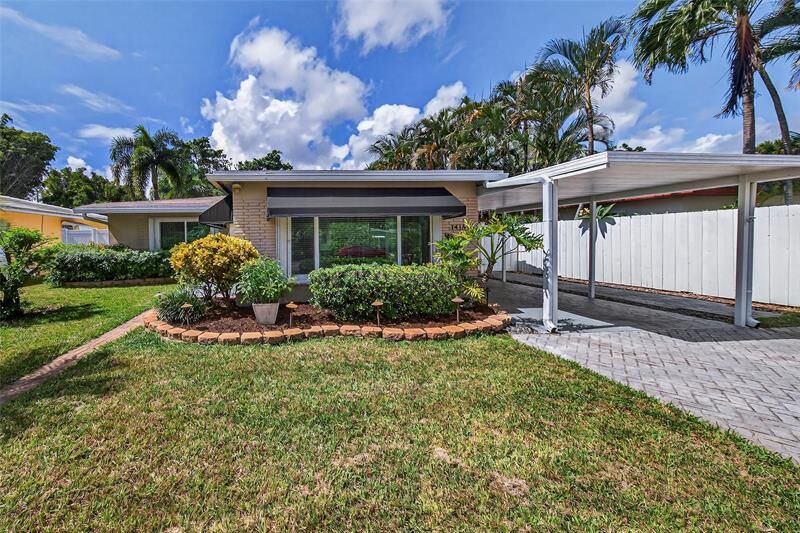 Property Photo: 1415 NE 17th Ter FL 33304