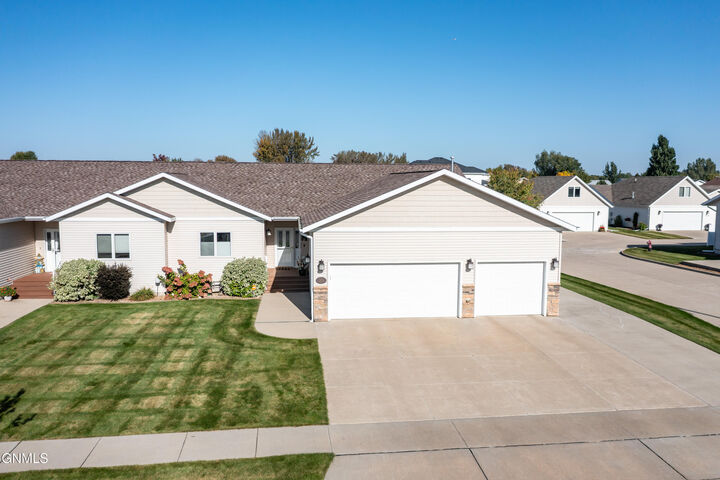 Property Photo: 804 Santa Fe Avenue ND 58504