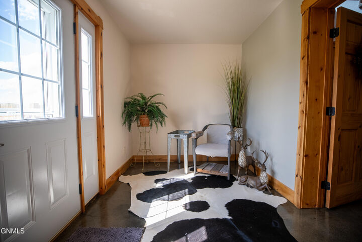 Property Photo:  1175 20th Avenue SW  ND 58577