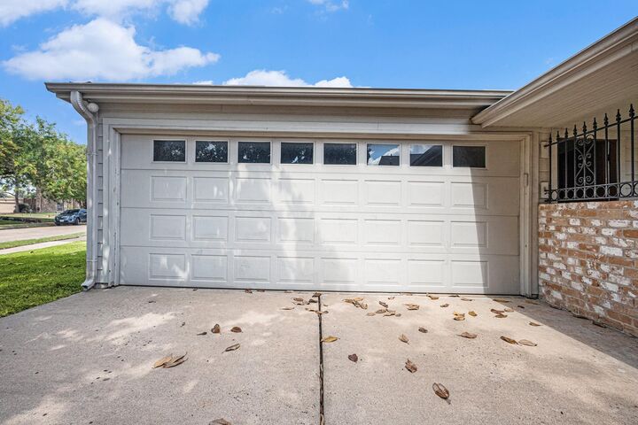 Property Photo: 6226 Hummingbird Street TX 77096