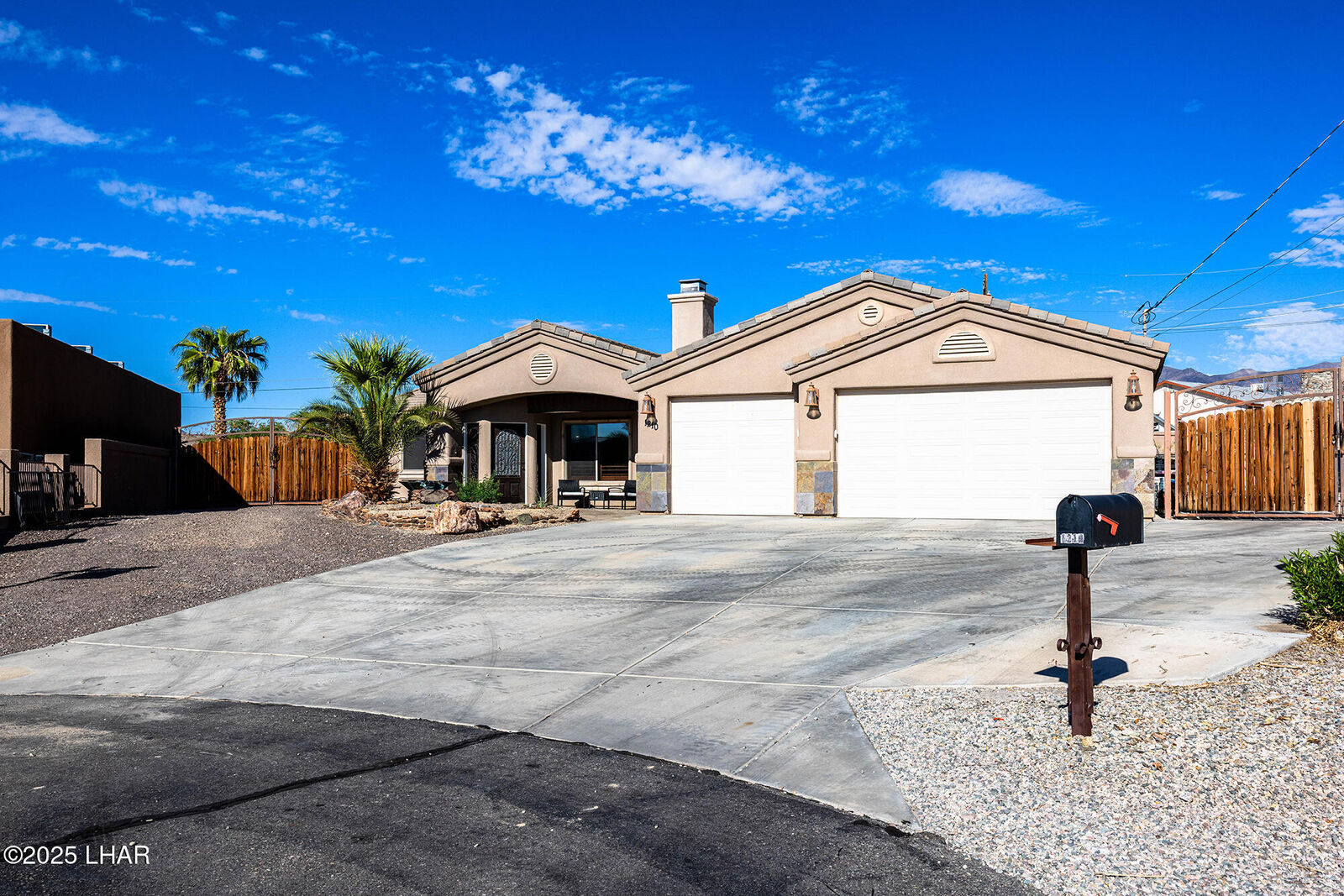 Property Photo:  1210 Crater Ct  AZ 86404 