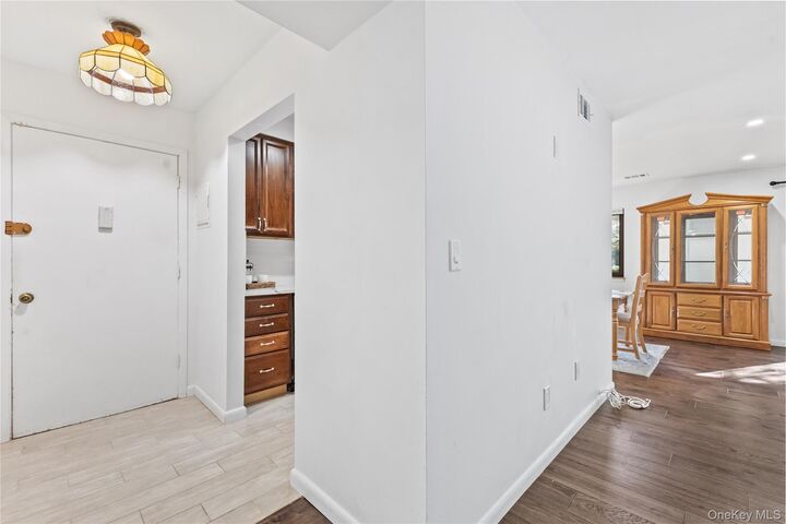 Property Photo:  105 Cherry Hill Drive  NY 12603 