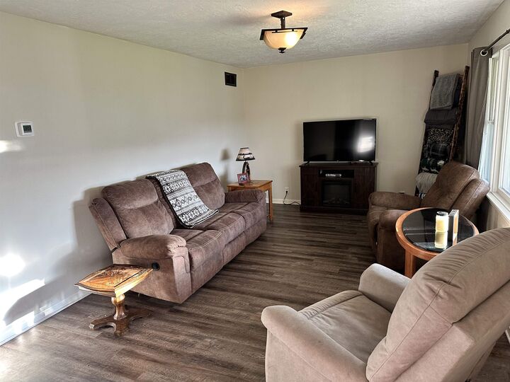 Property Photo: 1821 N Hayes Ave NE 69101