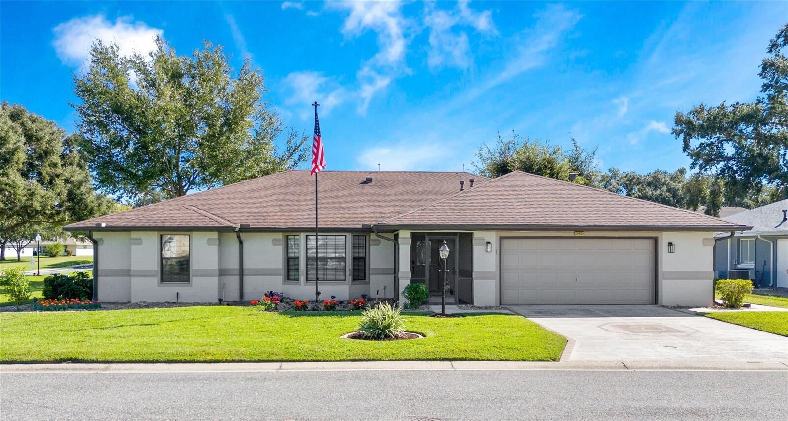Property Photo: 21524 Queen Anne Court FL 34748