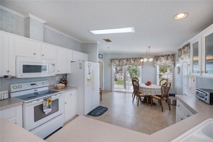 Property Photo: 2100 Kings Highway 144 FL 33980