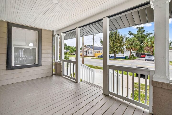 Property Photo:  1014 E Lake Avenue  FL 33605 