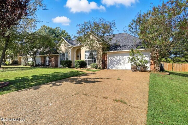 Property Photo:  345 Avalon Way  MS 39047 