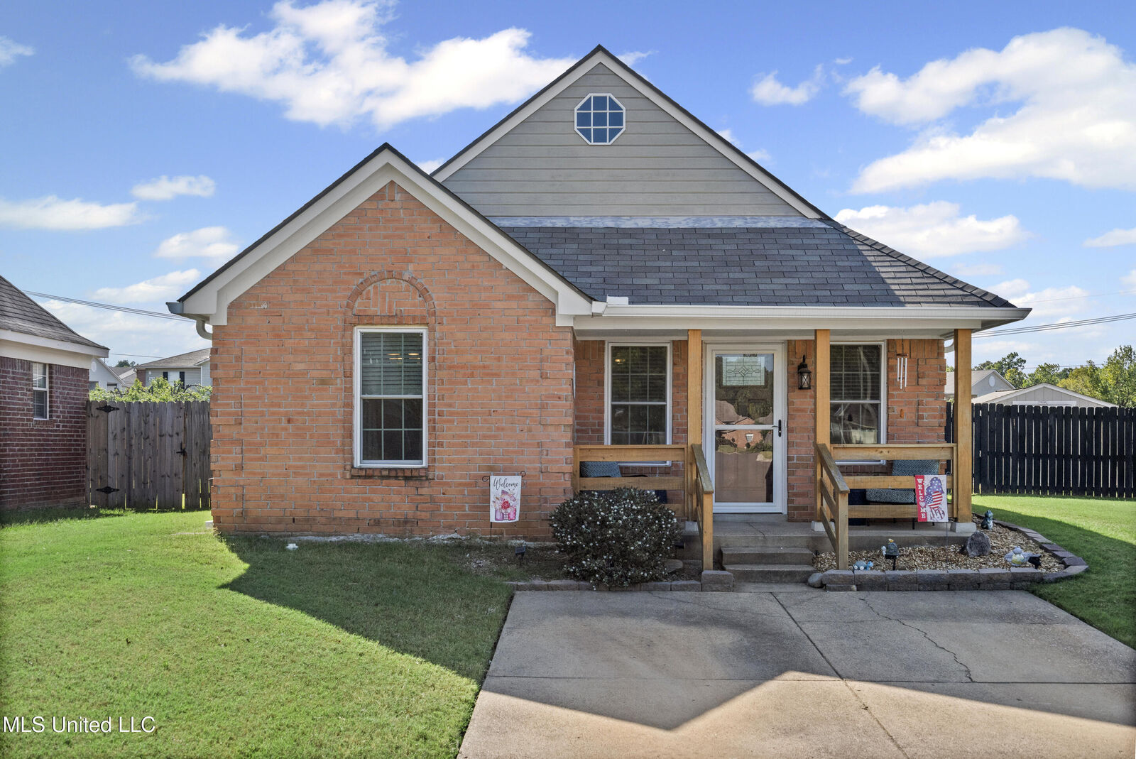 Property Photo:  5893 Kayla Drive  MS 38671 