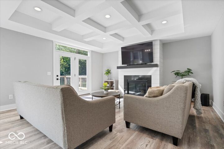 Property Photo: 865 W Barouche IN 46064