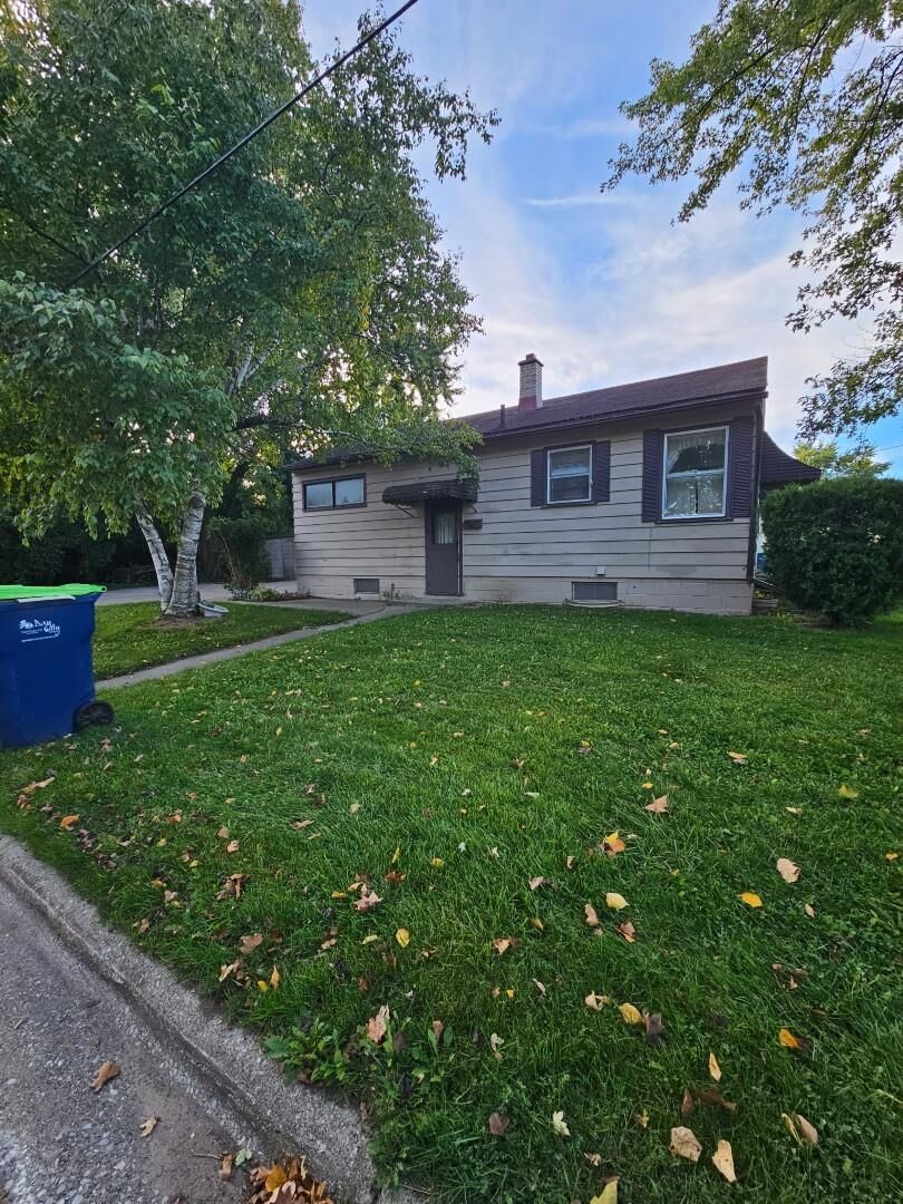 Property Photo: 1901 S Mountain Street MI 48706