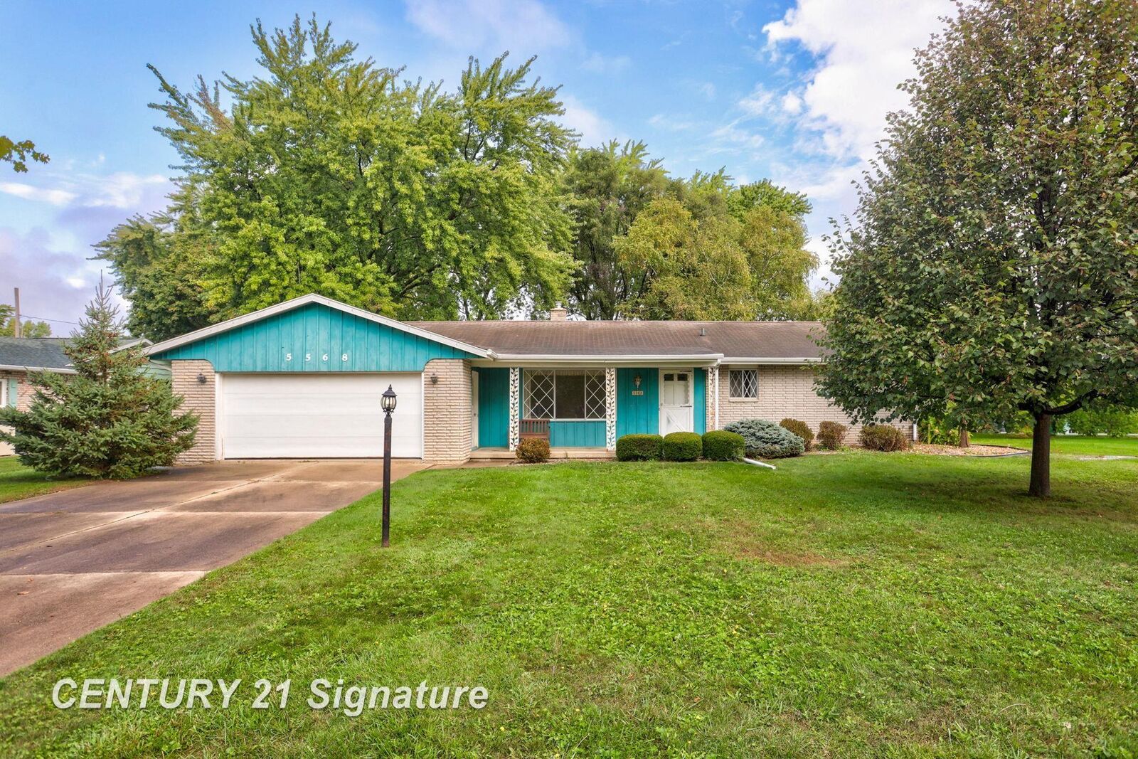 Property Photo:  5568 Mary Court  MI 48603 