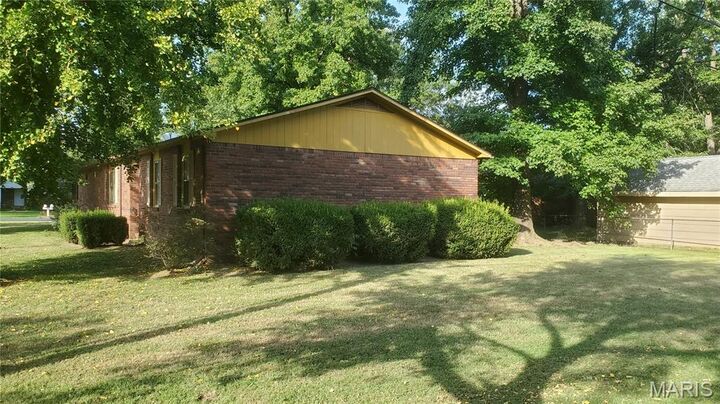 Property Photo: 5 N Crescent Drive MO 63834