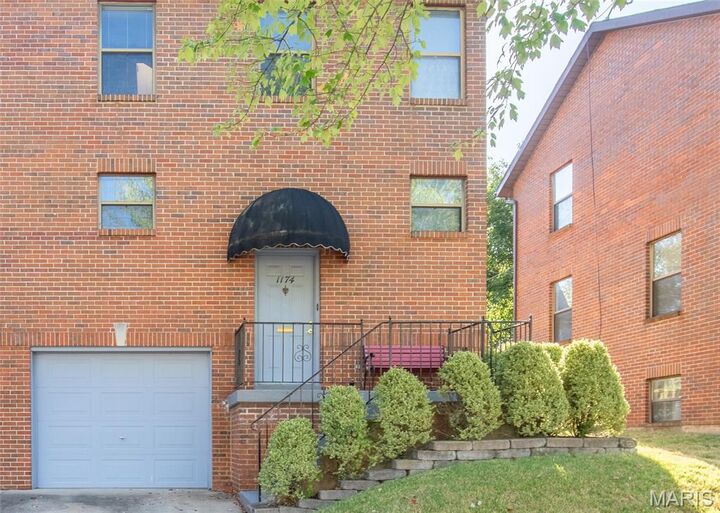 1174 Claytonia Terrace  St Louis MO 63117 photo