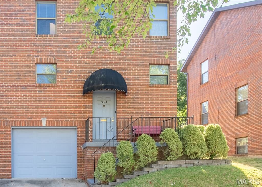 Property Photo: 1174 Claytonia Terrace MO 63117
