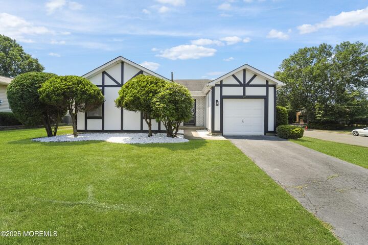 29 Coventry Terrace  Marlboro NJ 07746 photo