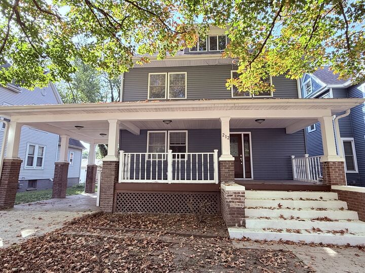 212 E Jefferson Street  Clinton IL 61727 photo