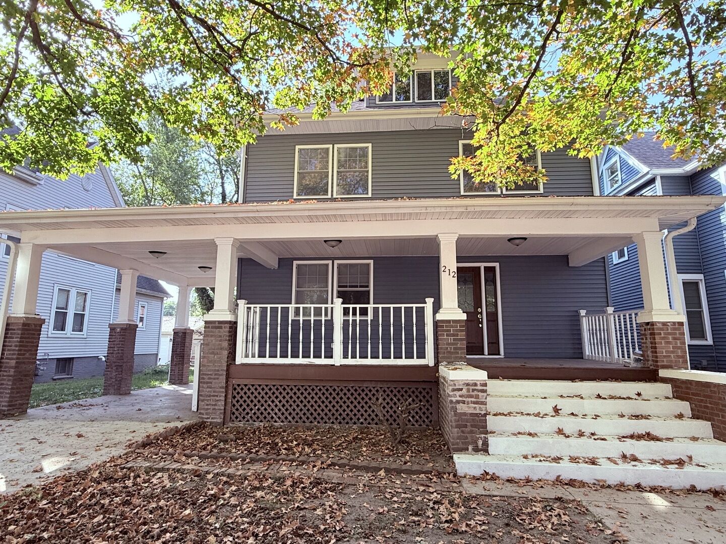 Property Photo:  212 E Jefferson Street  IL 61727 