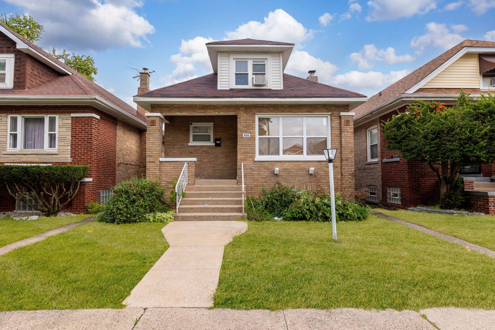 Property Photo:  8949 S Elizabeth Street  IL 60620 