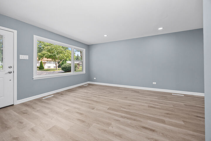 Property Photo:  6640 Peach Tree Street  IL 60133 