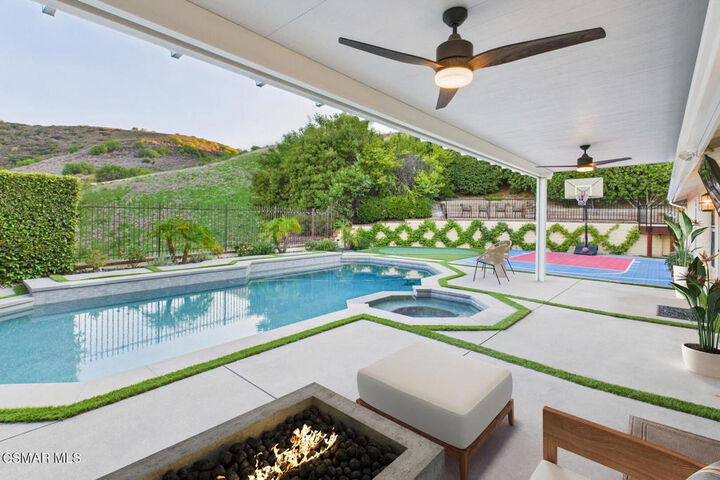 Property Photo:  29650 Kimberly Drive  CA 91301 