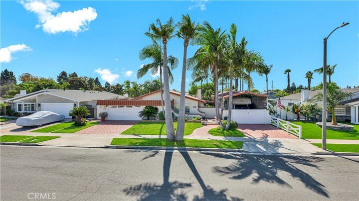 Property Photo:  10200 Peregrine Circle  CA 92708 
