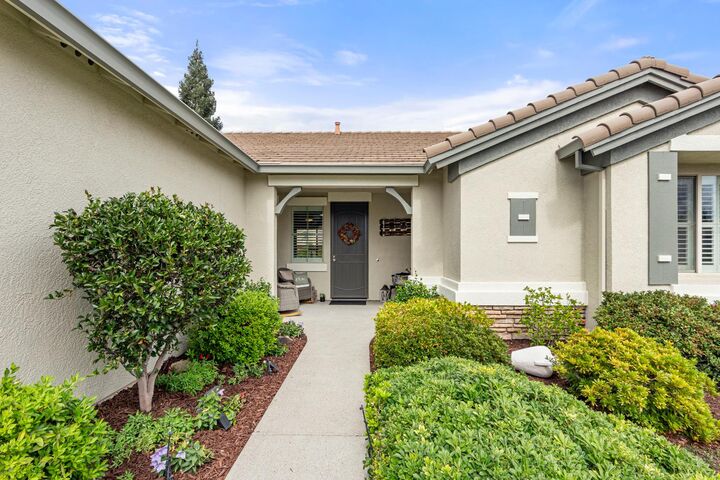 Property Photo:  1260 Picket Fence Lane  CA 95648 