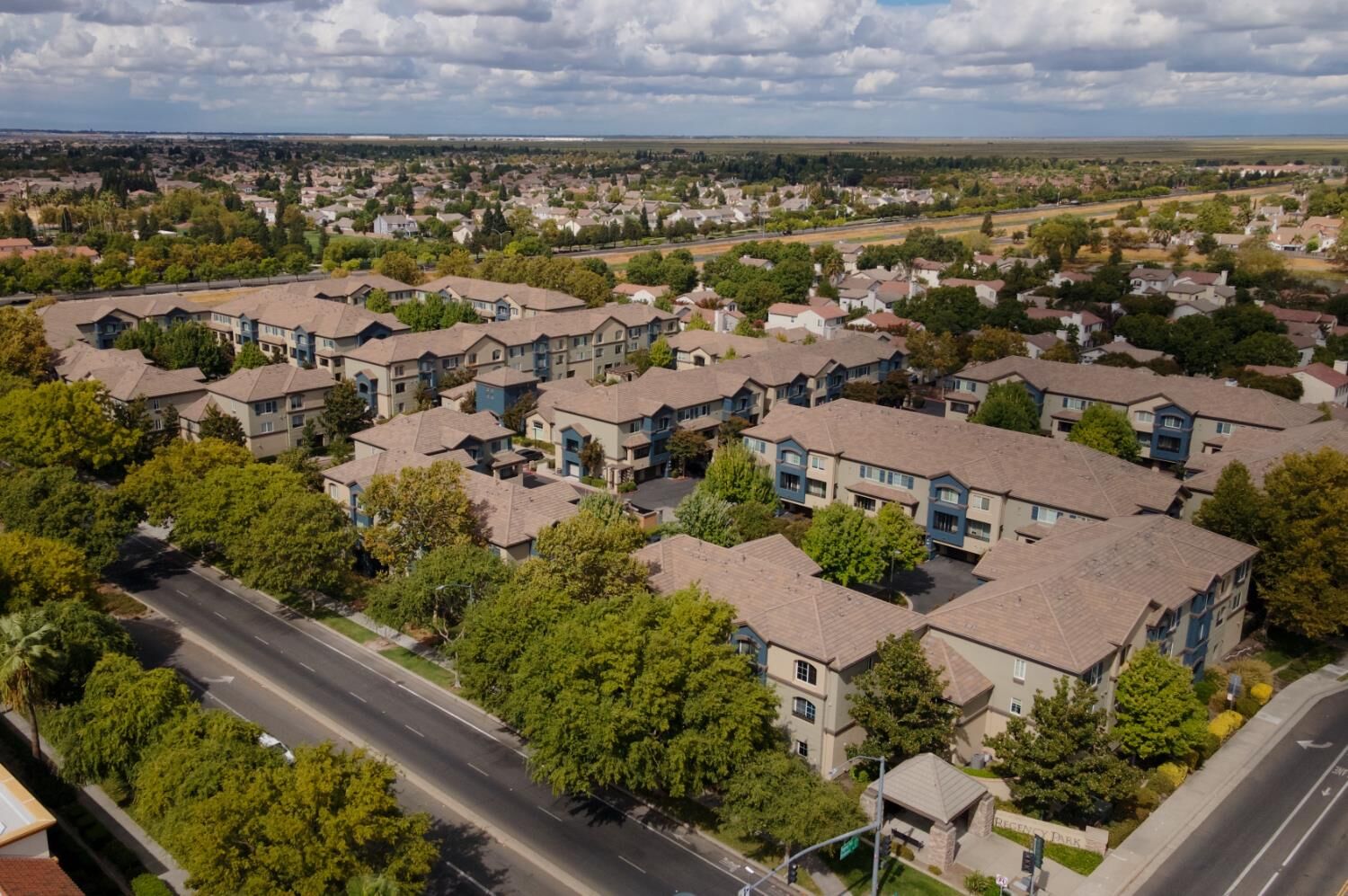 Property Photo: 2001 Club Center Drive 2107 CA 95835