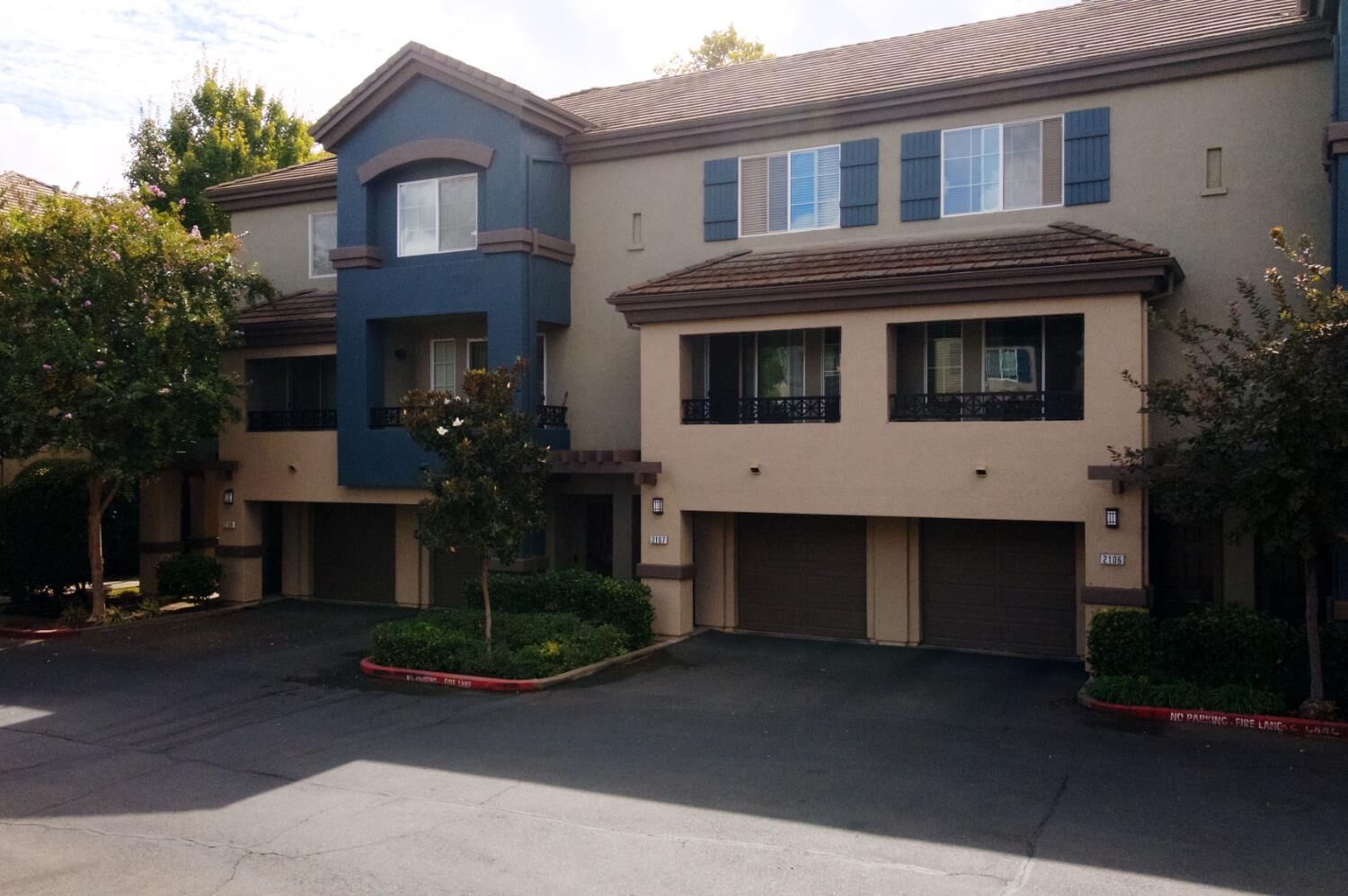 Property Photo:  2001 Club Center Drive 2107  CA 95835 