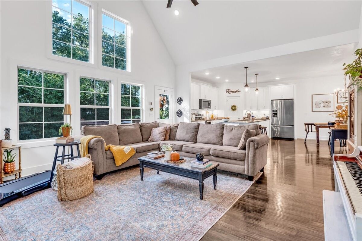 Property Photo:  170 Briarwood Ln  TN 37166 