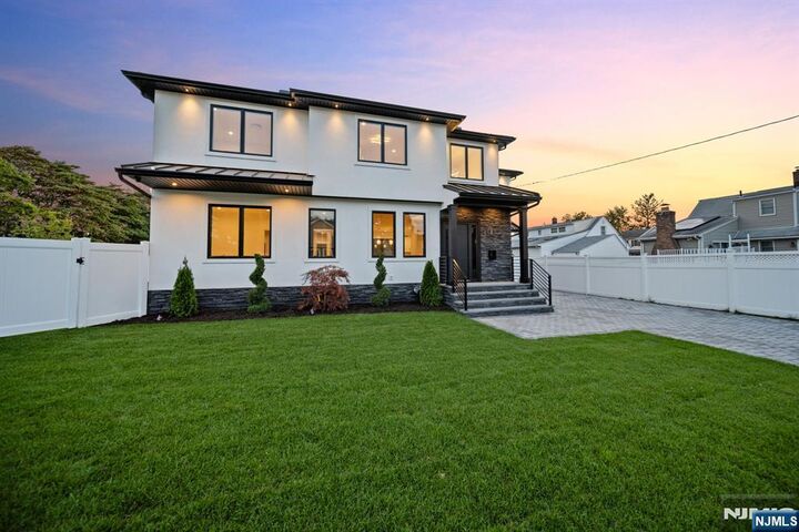 Property Photo:  5 Wilson Court  NJ 07663 