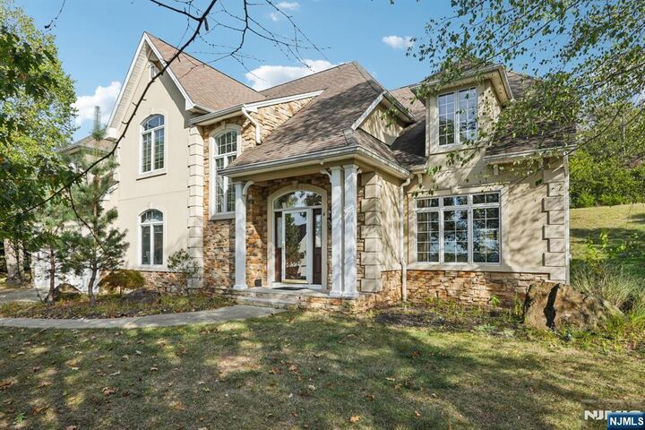 Property Photo:  4 Forest Hill Drive  NJ 07470 