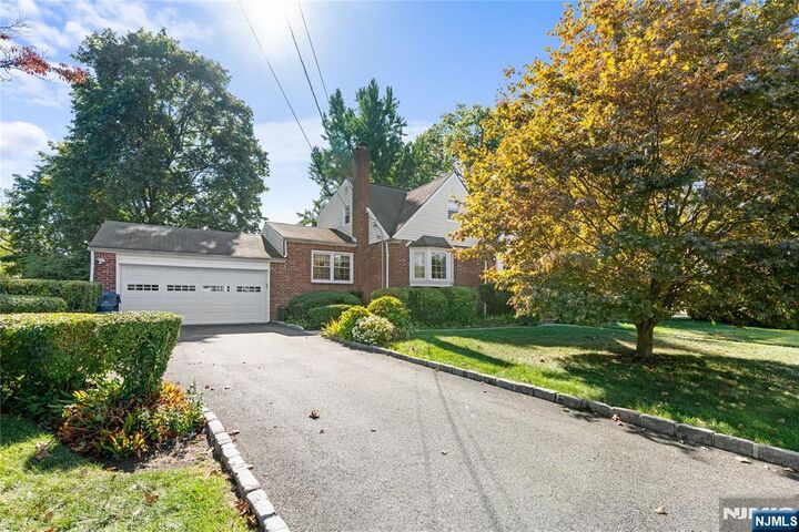 Property Photo:  824 Summit Avenue  NJ 07601 