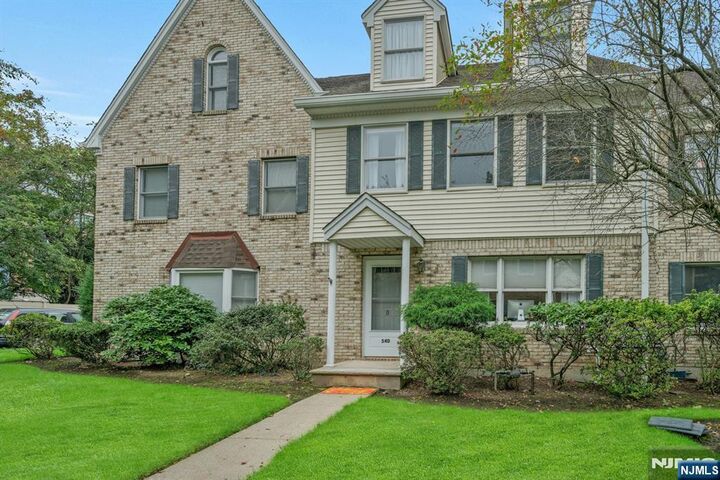 54 Hawthorne Avenue D  Park Ridge NJ 07656 photo
