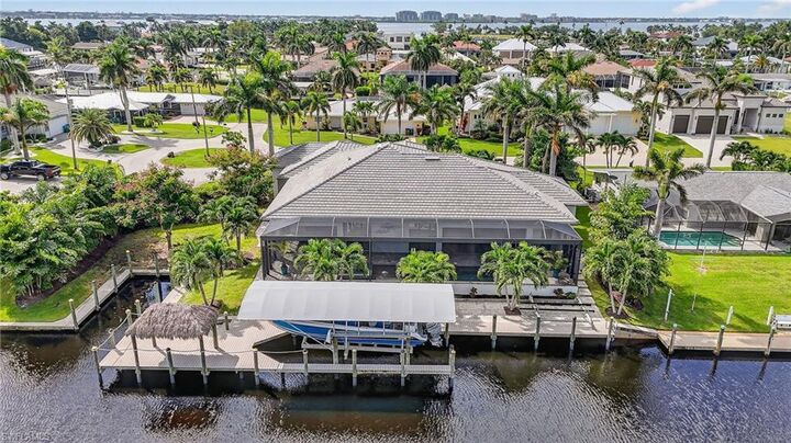 Property Photo:  1135 Lorraine Ct  FL 33904 